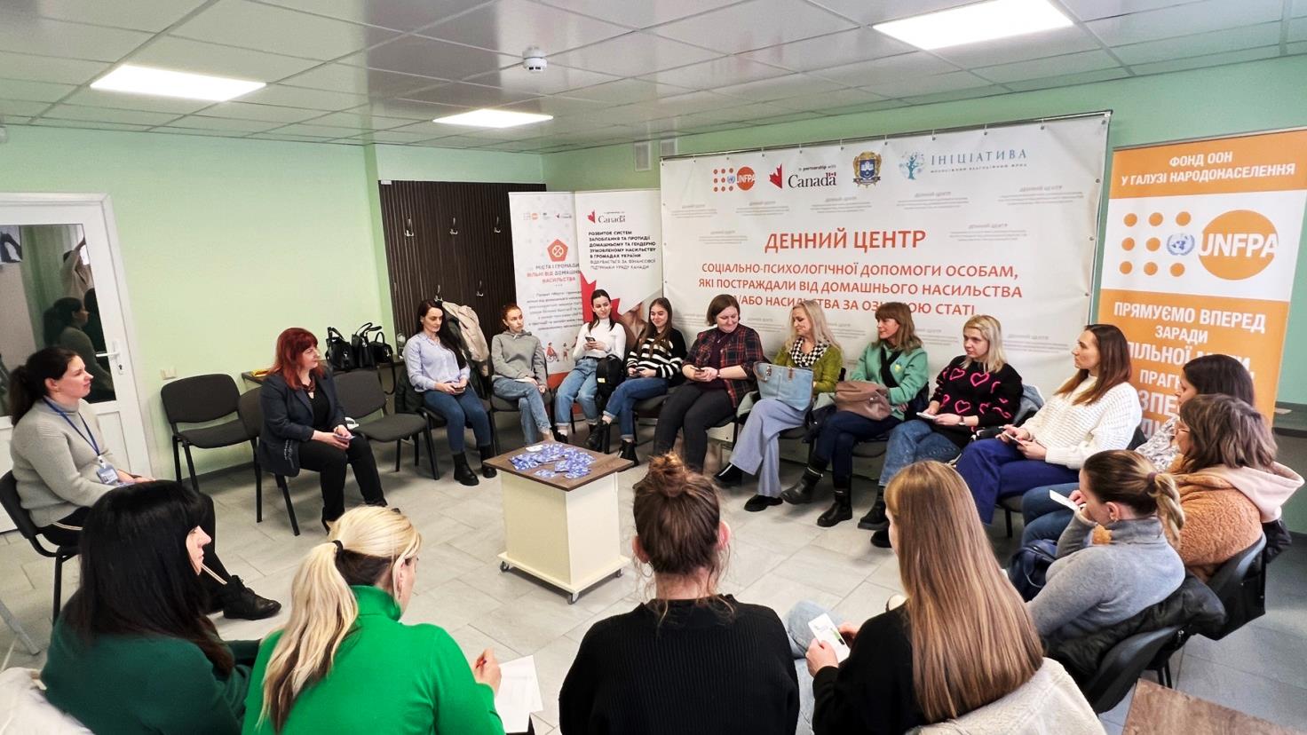 Студентки ТНПУ – учасниці тренінгу «Формування нульової толерантності до випадків домашнього насильства»